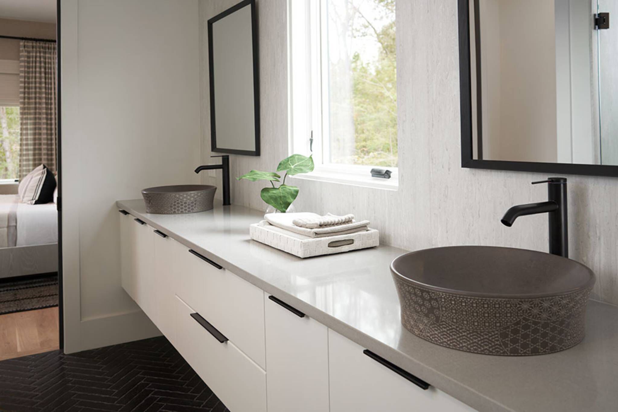 Llave Components Monomando Baja Para Lavabo En Negro Mate,,hi-res image number null