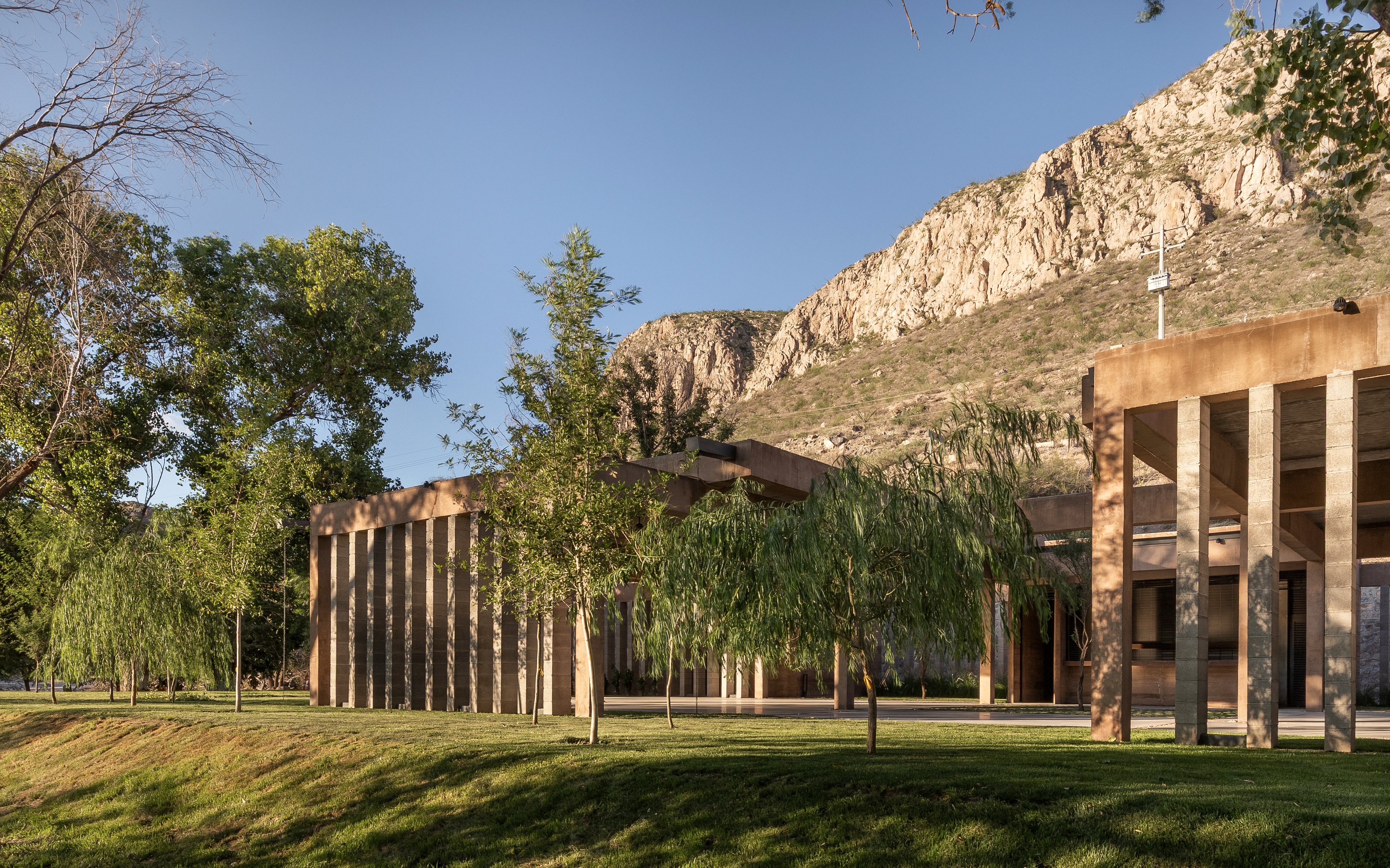 Pabellón PM - Transversal Arquitectura